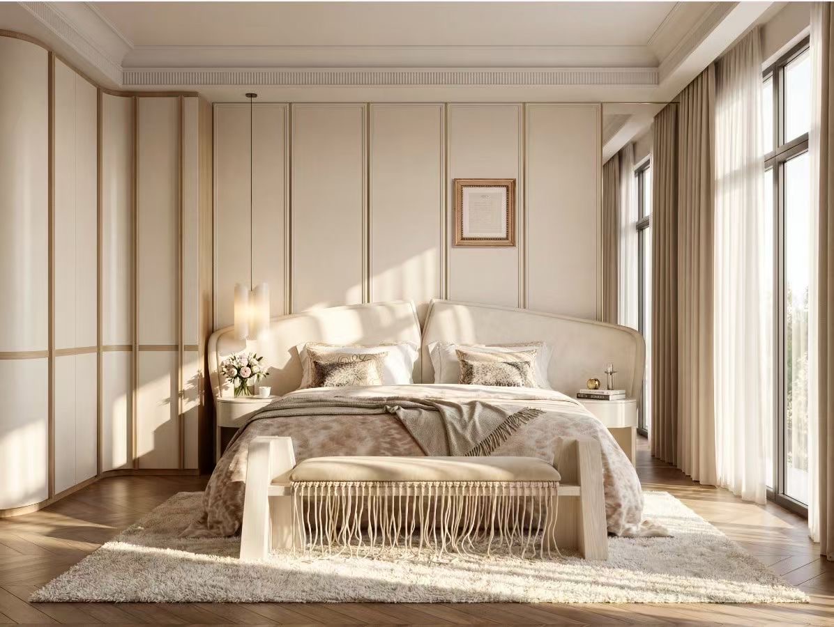 Chambre parentale Projet Atelier — tête de lit cintrée et boiseries dorées