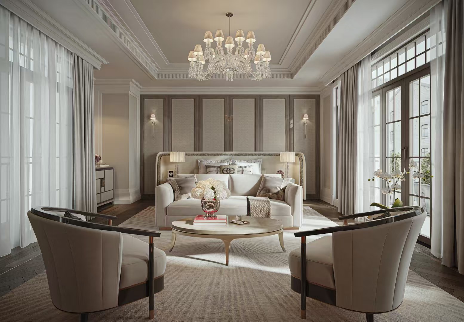 Projet Palais — salon avec lustre en cristal et fauteuils club